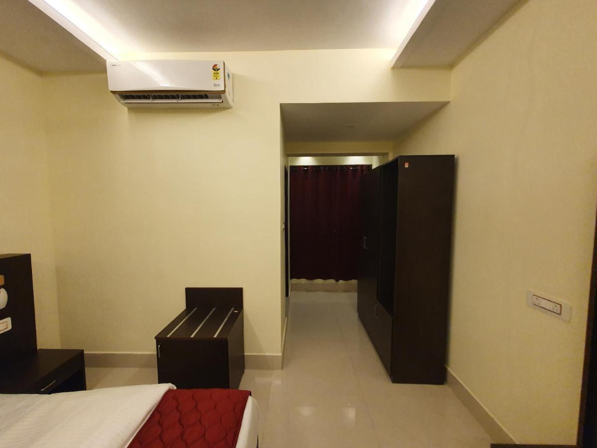 מלון Suluru Sri Lakshmi Palace A/C מראה חיצוני תמונה