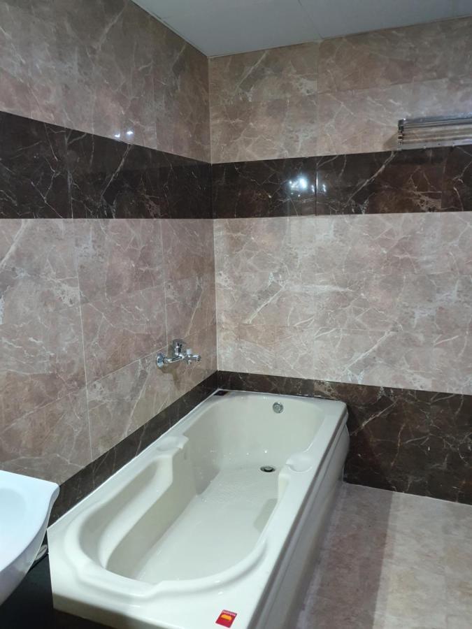 מלון Suluru Sri Lakshmi Palace A/C חדר תמונה